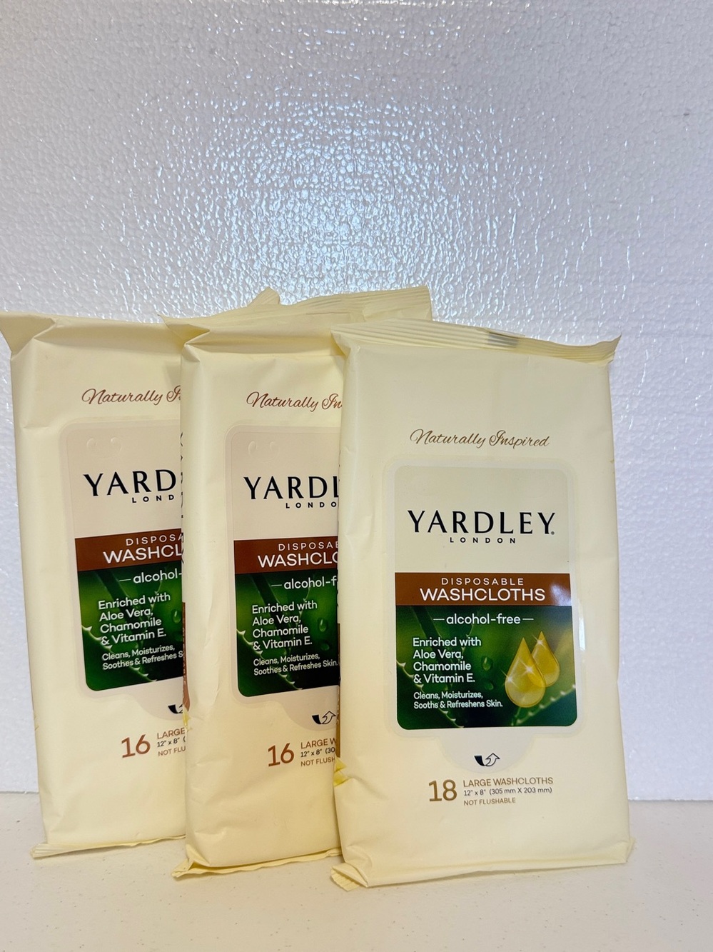 50 Disposable‎ Washcloths Yardley London Aloe Vera Chamomile Vitamin E